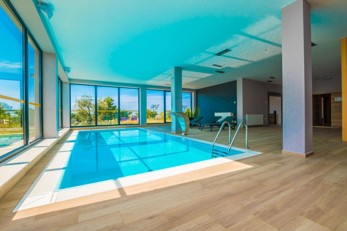 Hotel Delfin Lanterna Tar-Vabriga 외부 사진