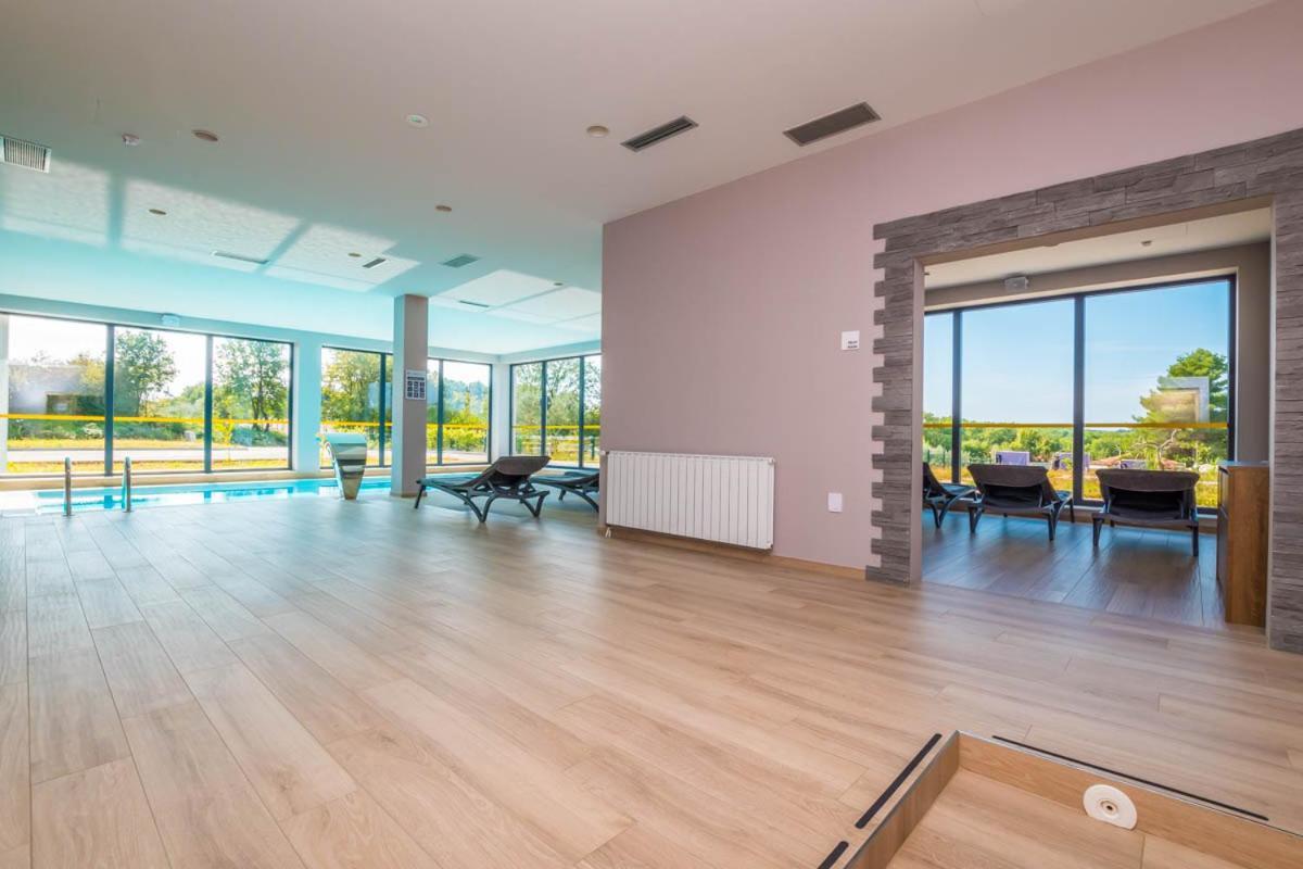 Hotel Delfin Lanterna Tar-Vabriga 외부 사진