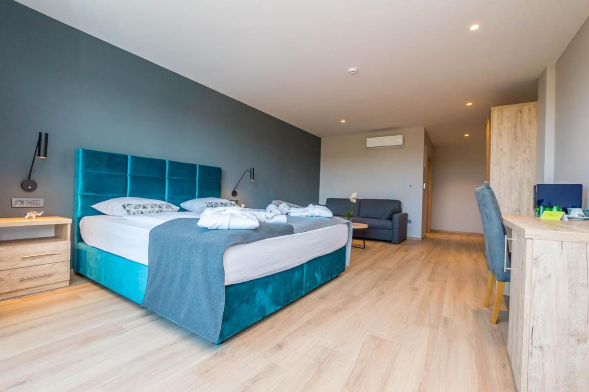 Hotel Delfin Lanterna Tar-Vabriga 외부 사진