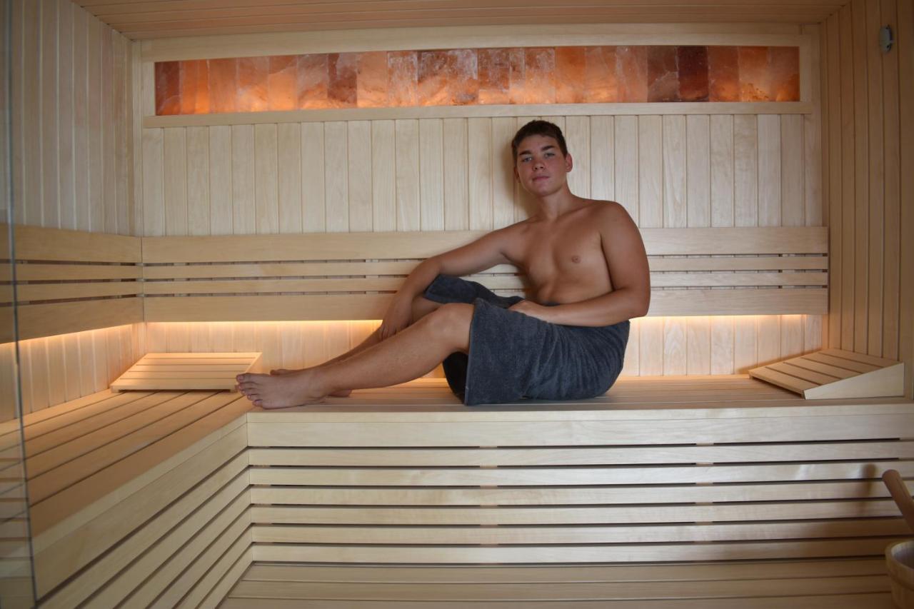 Hotel Delfin Lanterna Tar-Vabriga 외부 사진