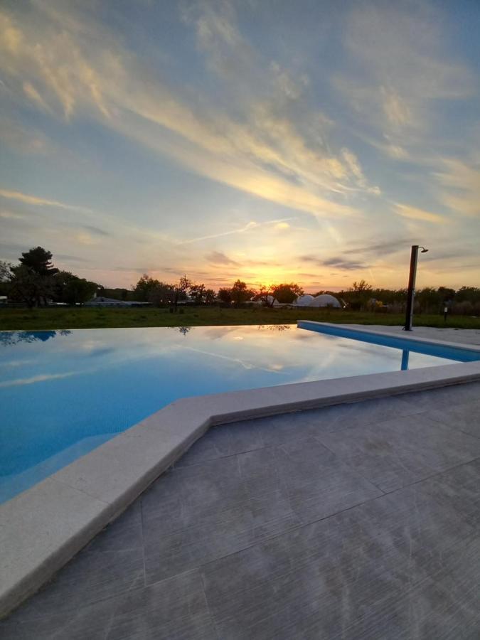 Hotel Delfin Lanterna Tar-Vabriga 외부 사진