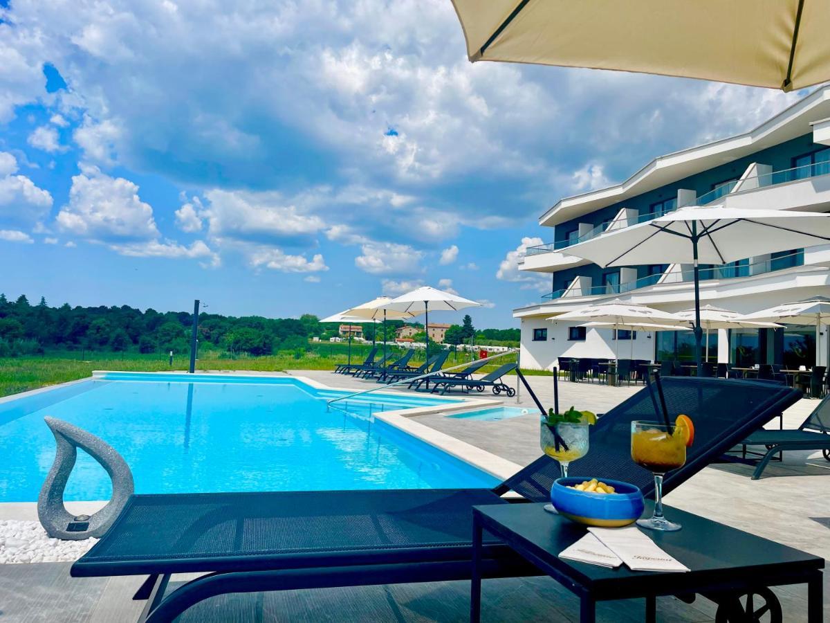 Hotel Delfin Lanterna Tar-Vabriga 외부 사진